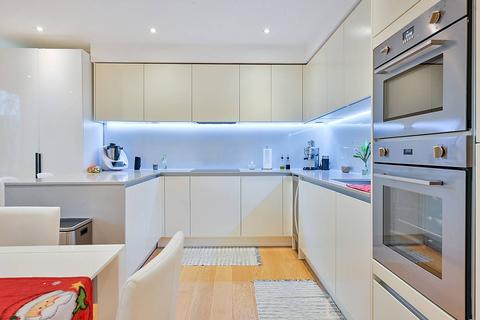 3 bedroom flat for sale, Chiswick High Road, Chiswick, London, W4