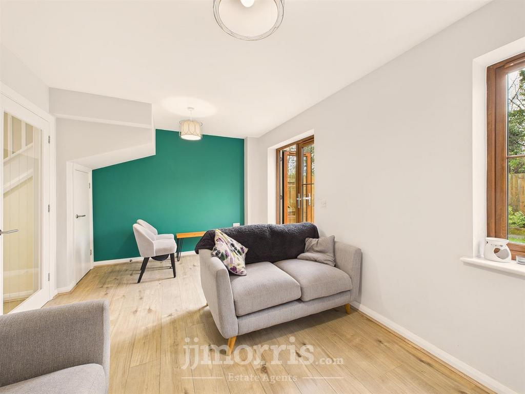 CAM05297 G0-PR0128-STILL015.jpg