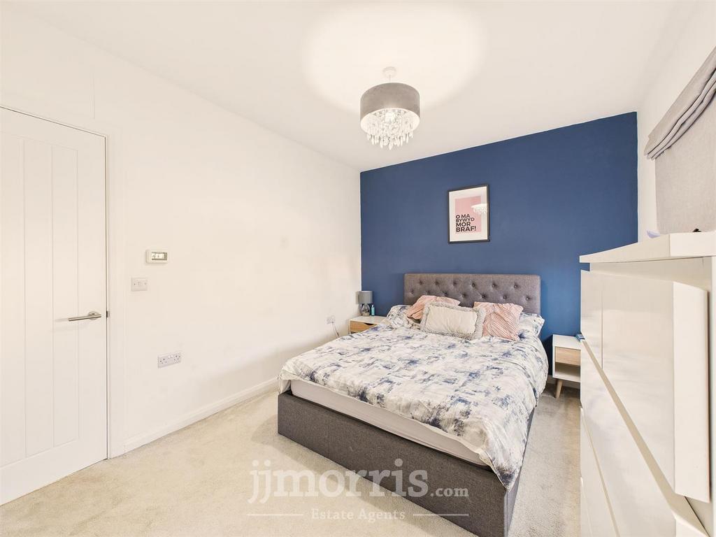 CAM05297 G0-PR0128-STILL025.jpg