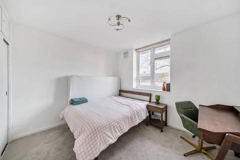 3 bedroom flat to rent, Alexandra Road, St John's Wood, London, NW8