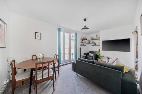 3 bedroom flat to rent, Alexandra Road, St John's Wood, London, NW8