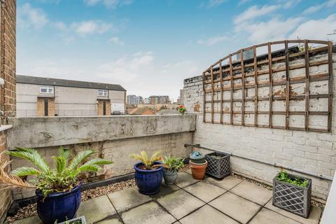 3 bedroom maisonette for sale, Galbraith Street, London, E14