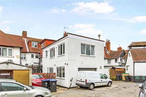undefined, Old Woking Road, Surrey KT14