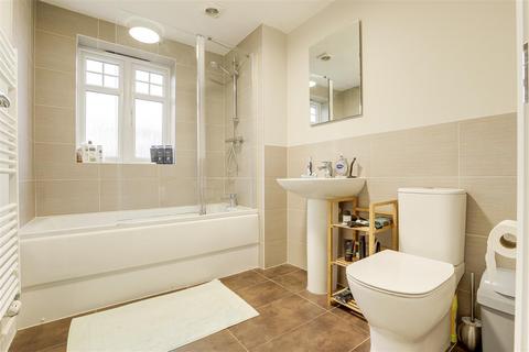 3 bedroom semi-detached house for sale, Ironwood Close, Edwalton NG12