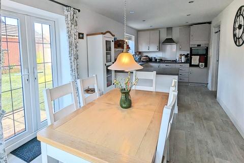 4 bedroom detached house for sale, Glen Road, Leicestershire LE11