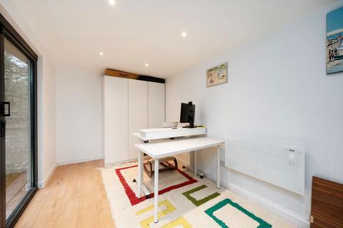 1 bedroom flat for sale, Freegrove Road, London N7
