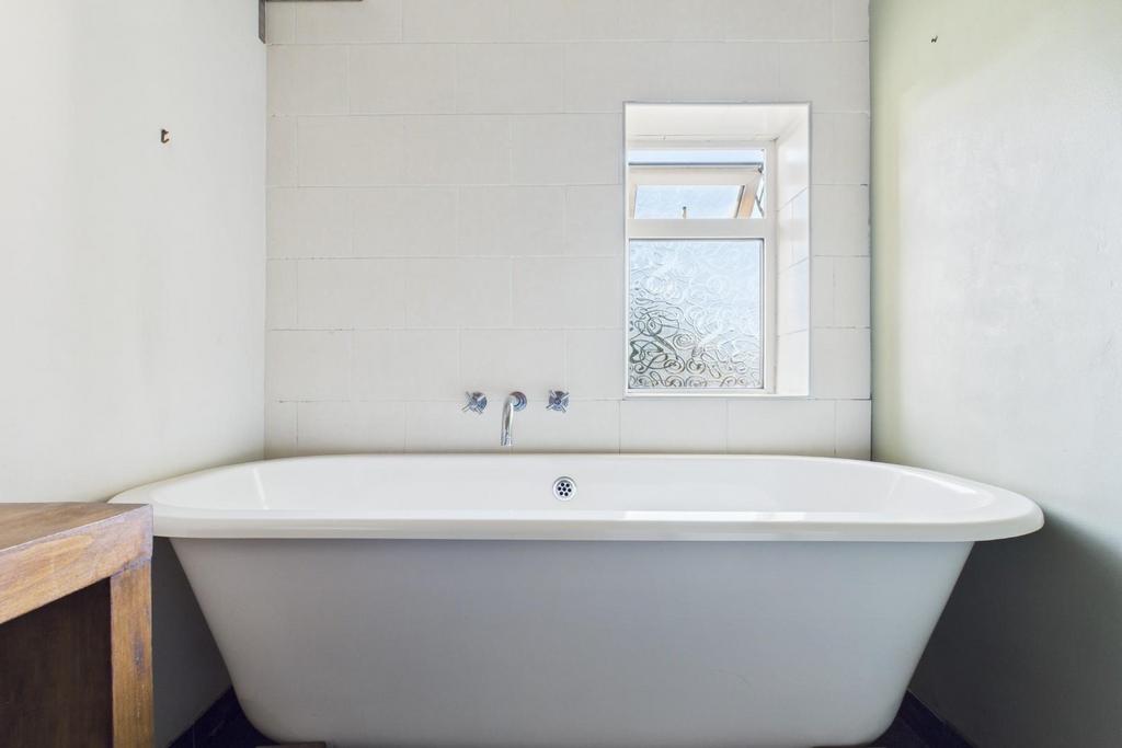 CAM04106 G0-PR0197-STILL021.jpg