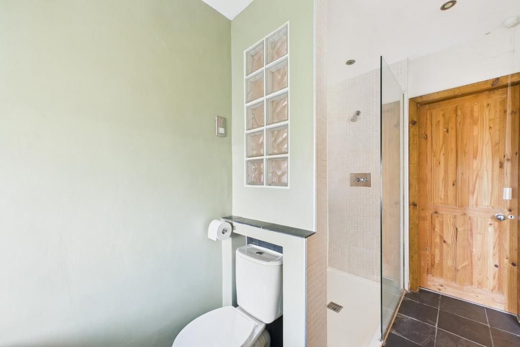 Jack & Jill Family Bathroom