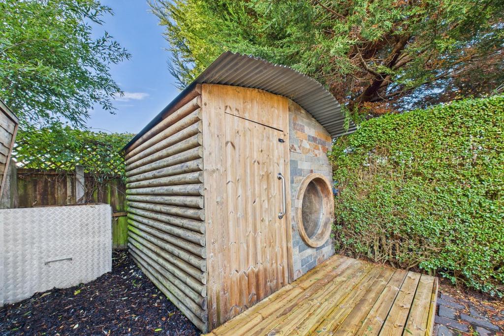 CAM04106 G0-PR0197-STILL040.jpg