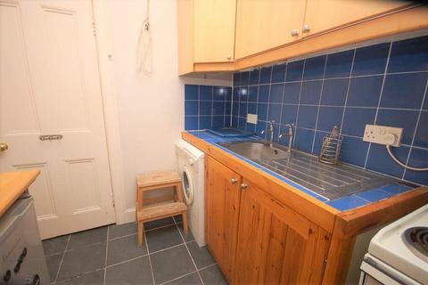 undefined, 0941L West Crosscauseway, Edinburgh, EH8 9JP