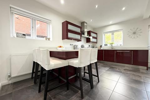 4 bedroom detached house for sale, Briers Close, Narborough LE19
