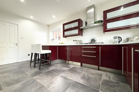 4 bedroom detached house for sale, Briers Close, Narborough LE19