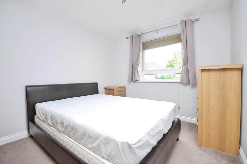 A6da0f95-bedroom 202