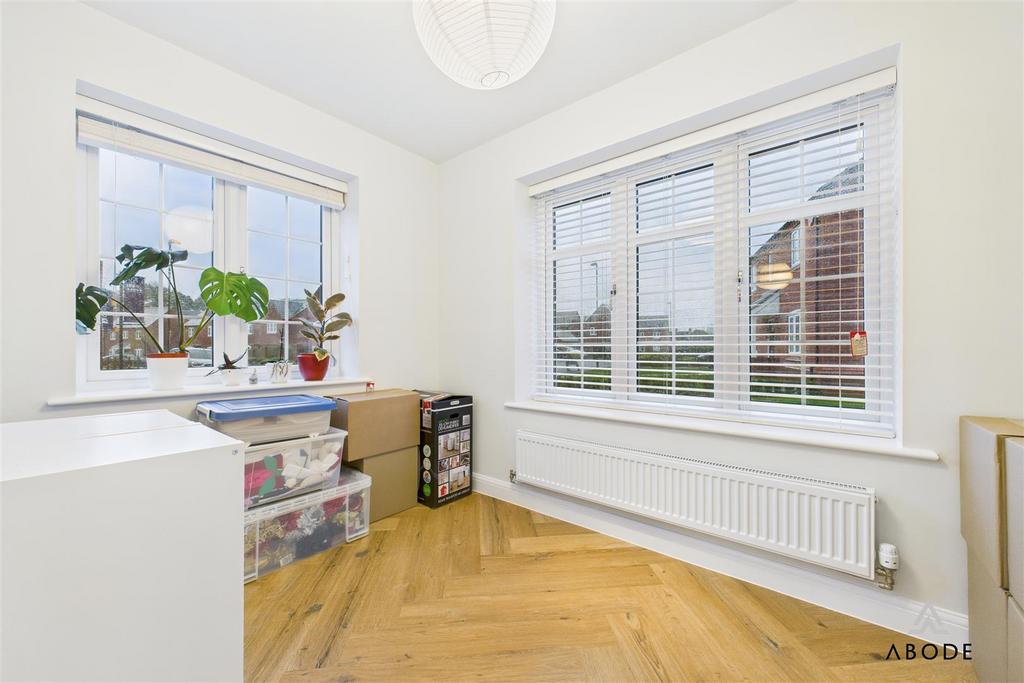 CAM03473 G0-PR0525-STILL019.jpg