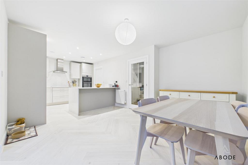 CAM03473 G0-PR0525-STILL028.jpg