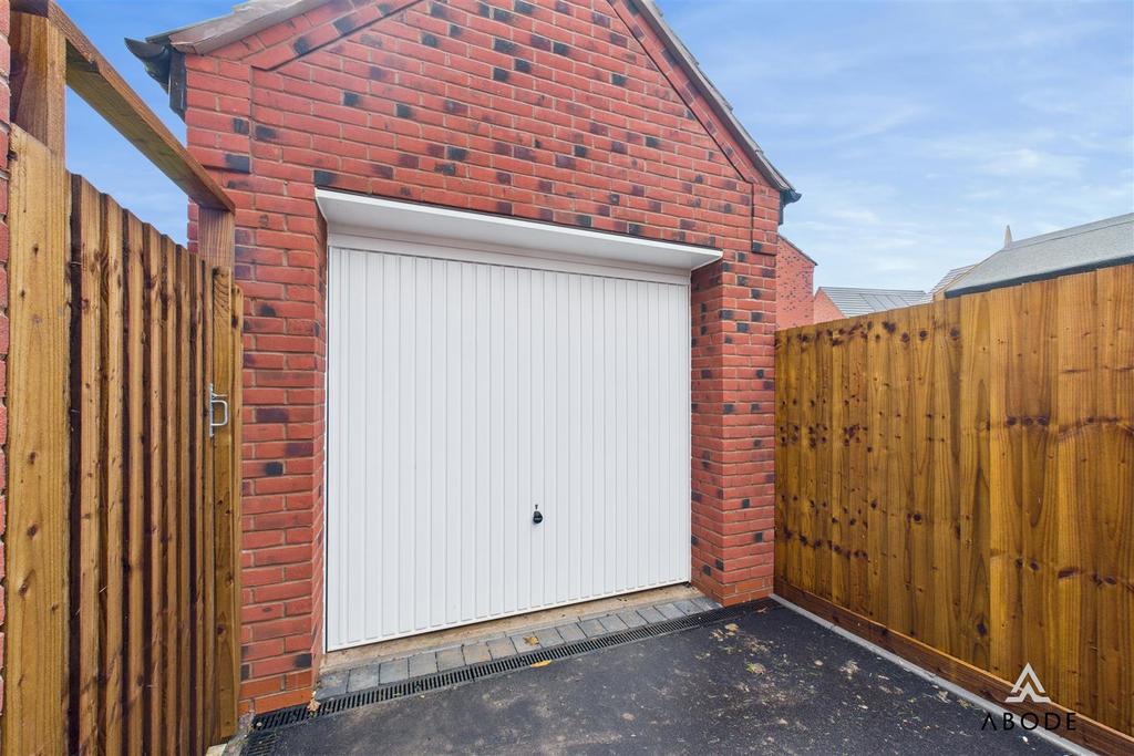 CAM03473 G0-PR0525-STILL036.jpg