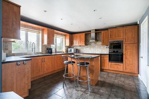 4 bedroom detached house for sale, Kineton Road, Gaydon, Warwick