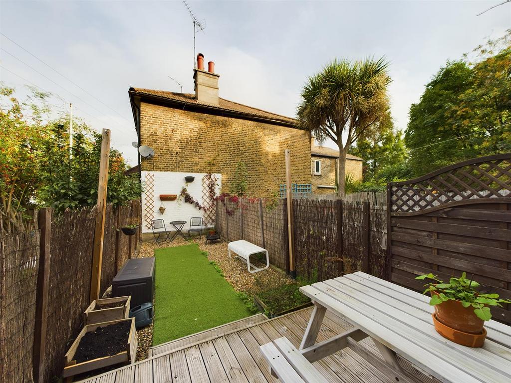 CAM01030 G0-PR0028-STILL002.jpg