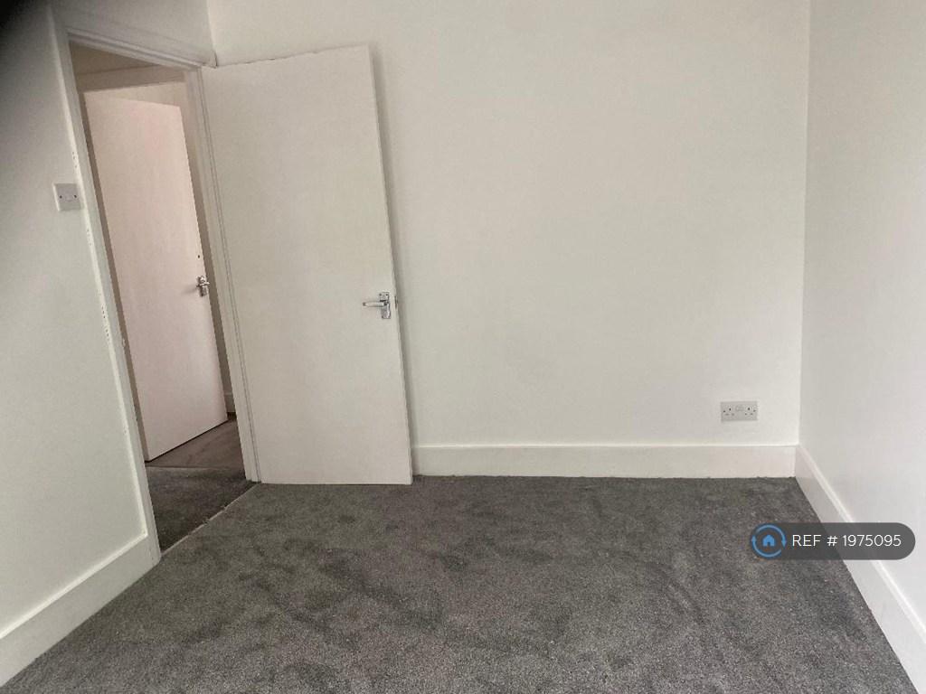 Main Bedroom Leading To Landing