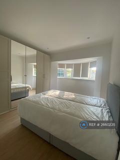 undefined, Park Avenue, Enfield, EN1