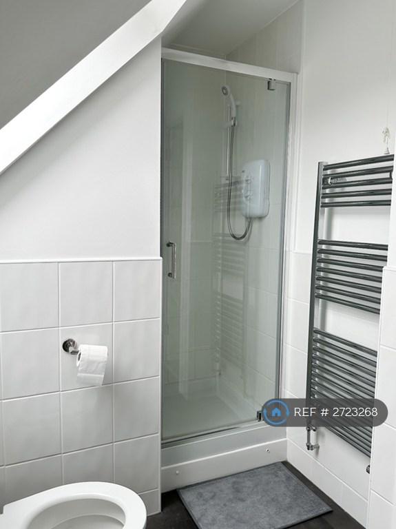 Master Bed En Suite