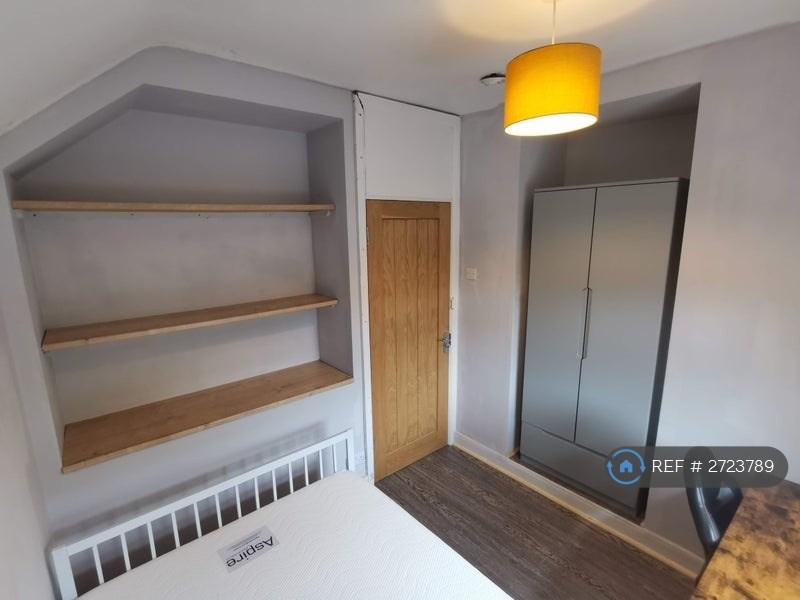 Bedroom 4 (Smallest)