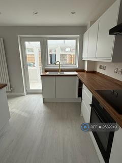 3 bedroom terraced house to rent, Larchgrove Walk, Weston-Super-Mare, BS22