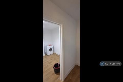 4 bedroom terraced house to rent, Britton Street, Gillingham, ME7