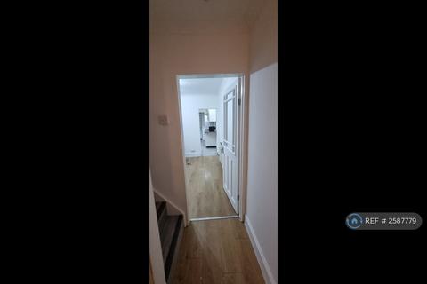 4 bedroom terraced house to rent, Britton Street, Gillingham, ME7