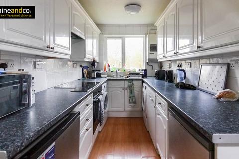 undefined, Lane End, Hatfield