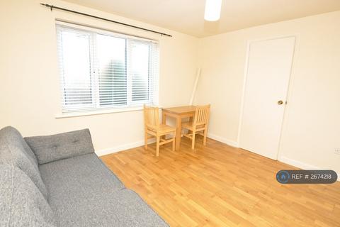 undefined, New Ash Close, London, N2