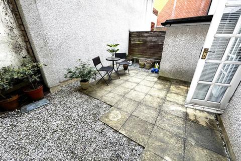 1 bedroom flat to rent, The Mews, Cricklade Street, Old Town, Swindon, SN1 3EX