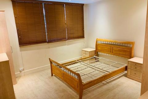 undefined, Purley CR8