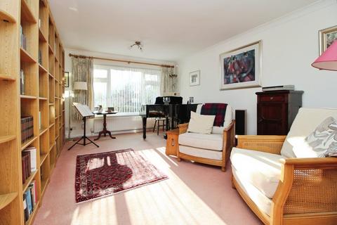 3 bedroom chalet for sale, Wren Crescent, Poole, BH12
