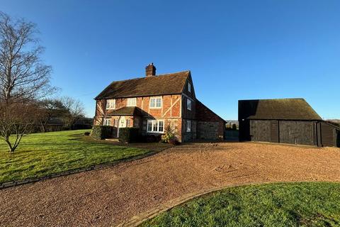 5 bedroom detached house to rent, Woodgate Road, West Malling