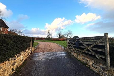 5 bedroom detached house to rent, Woodgate Road, West Malling