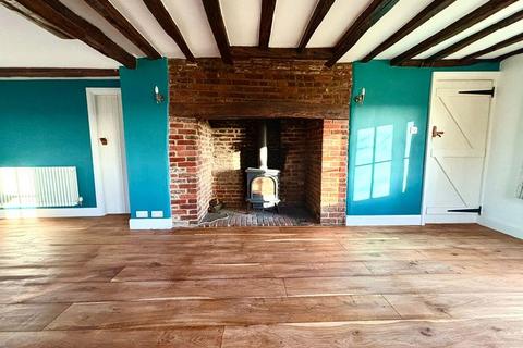 5 bedroom detached house to rent, Woodgate Road, West Malling