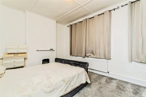 2 bedroom terraced house to rent, London Road, Riverhead, TN13