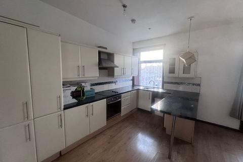1 bedroom apartment to rent, Blacker Road Flat