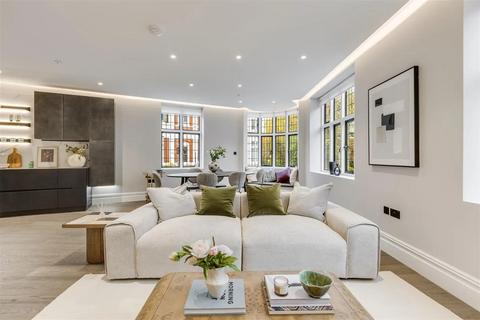 undefined, St John&#39;s Wood High Street, London NW8