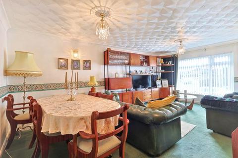 2 bedroom apartment for sale, GIBSON ROAD  HOOKHILLS PAIGNTON