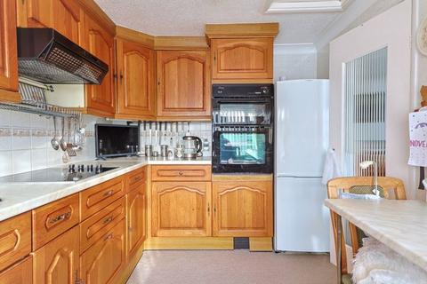 2 bedroom apartment for sale, GIBSON ROAD  HOOKHILLS PAIGNTON