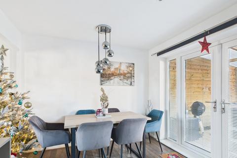 3 bedroom semi-detached house for sale, Hawthorn Drive, Newark NG22