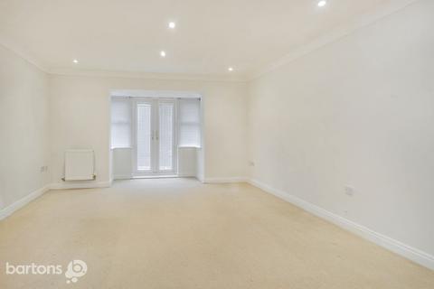 3 bedroom terraced house to rent, The Mount, Rotherham