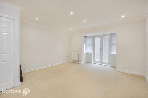 3 bedroom terraced house to rent, The Mount, Rotherham