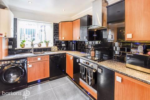 3 bedroom semi-detached house for sale, Simmonite Road, KIMBERWORTH