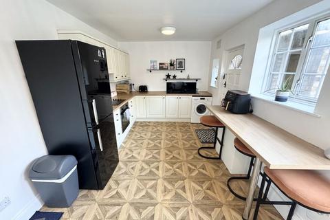 2 bedroom terraced house to rent, Ludlow Place, Cleethorpes DN35