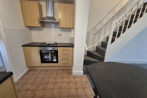 2 bedroom terraced house to rent, Hinton Street, Liverpool L6