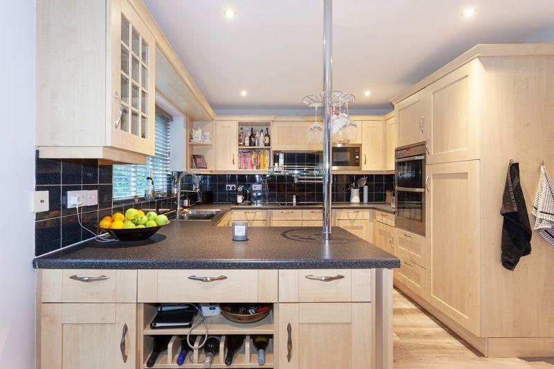 Kitchen/family/conservatory