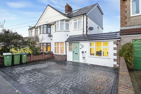 4 bedroom semi-detached house for sale, Carisbrooke Avenue, Bexley